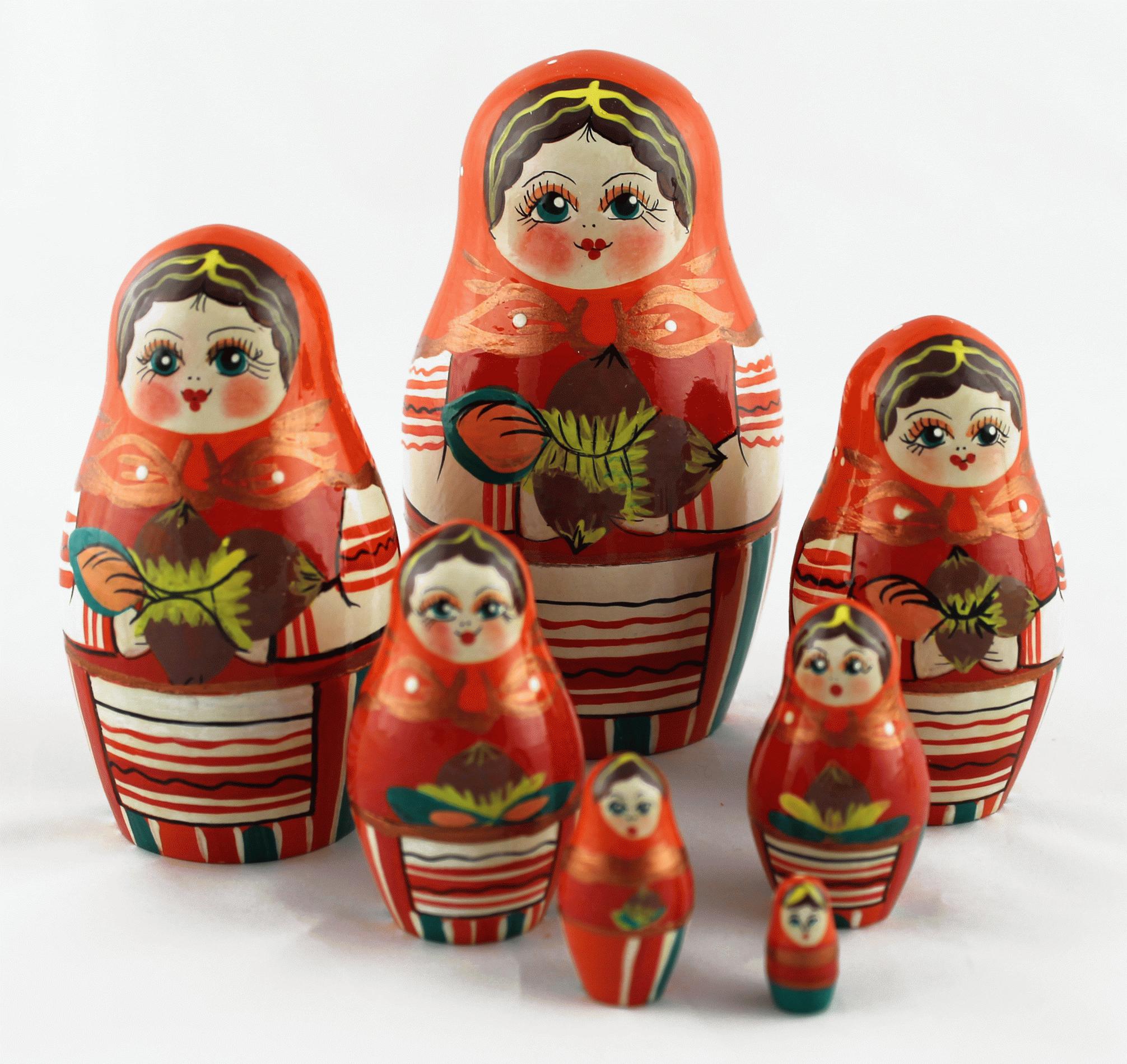 Matryoshka Set with Hazelnut